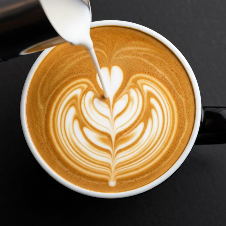 向上精品咖啡研究室 x 熠咖啡 x 熠設計|【咖啡教學】拉花融合技巧：流速控制與對流原理